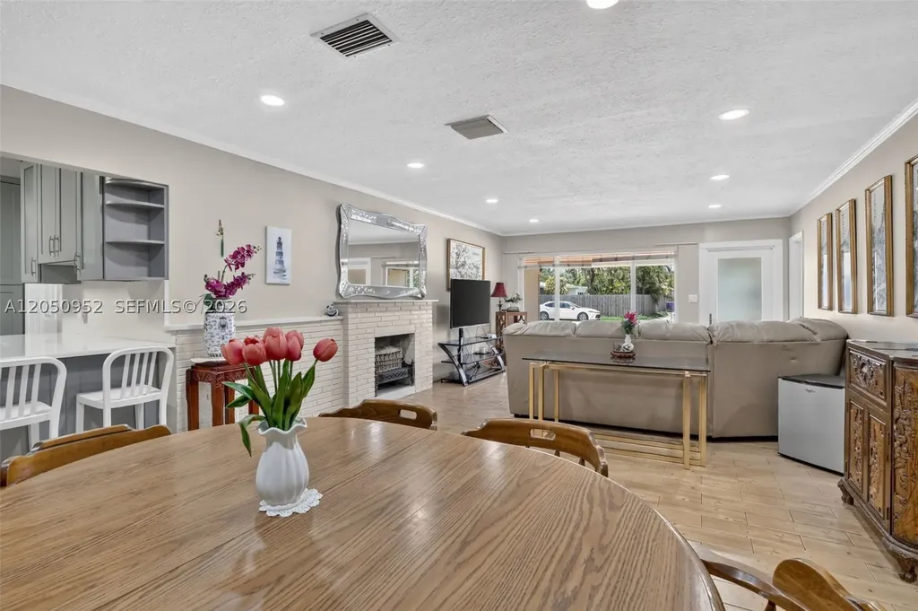 206 N 32nd Avenue Hollywood FL 33021