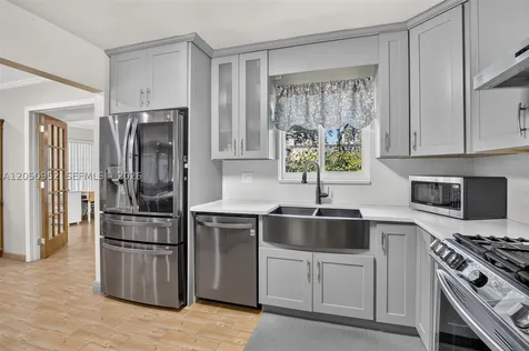 206 N 32nd Avenue Hollywood FL 33021