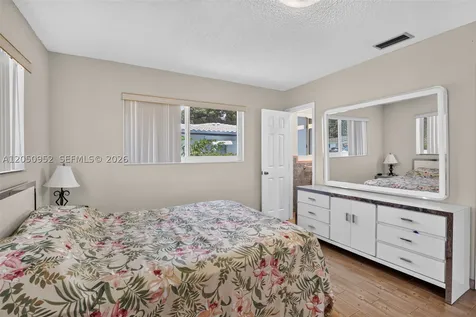 206 N 32nd Avenue Hollywood FL 33021