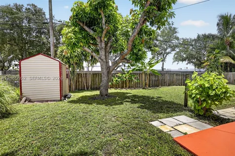 206 N 32nd Avenue Hollywood FL 33021