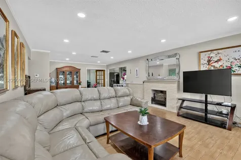 206 N 32nd Avenue Hollywood FL 33021
