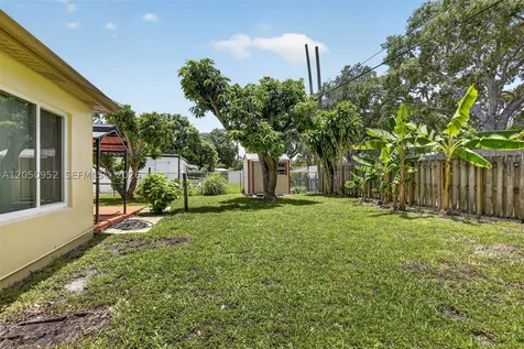 206 N 32nd Avenue Hollywood FL 33021