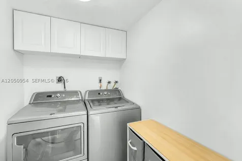 3950 SW 82nd Terrace Davie FL 33328