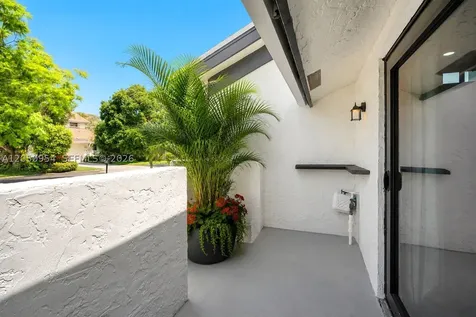 3950 SW 82nd Terrace Davie FL 33328