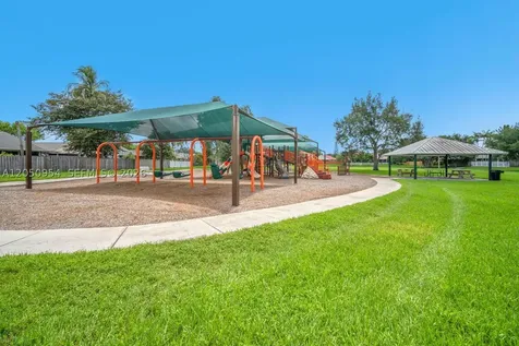 3950 SW 82nd Terrace Davie FL 33328
