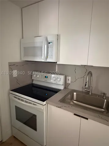 2924 Day Avenue Miami FL 33133
