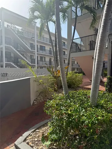 2924 Day Avenue Miami FL 33133