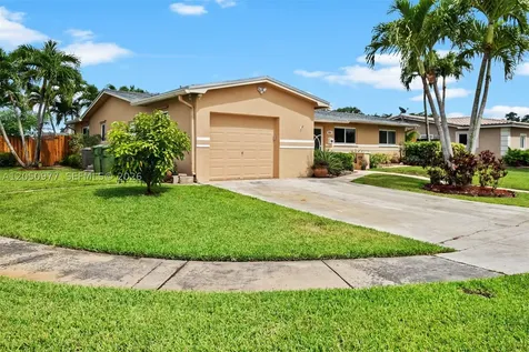 2251 NW 87th Avenue Pembroke Pines FL 33024