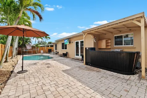 2251 NW 87th Avenue Pembroke Pines FL 33024