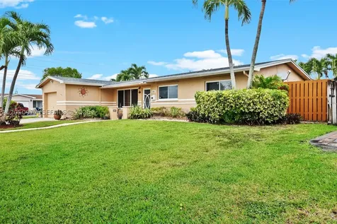 2251 NW 87th Avenue Pembroke Pines FL 33024