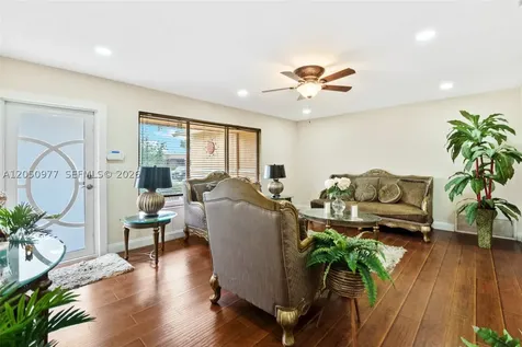 2251 NW 87th Avenue Pembroke Pines FL 33024