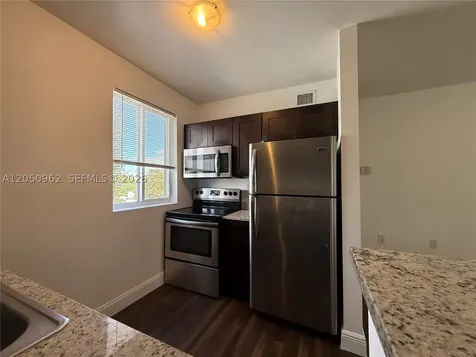 540 NW 7th Street Miami FL 33136