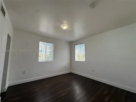 540 NW 7th Street Miami FL 33136
