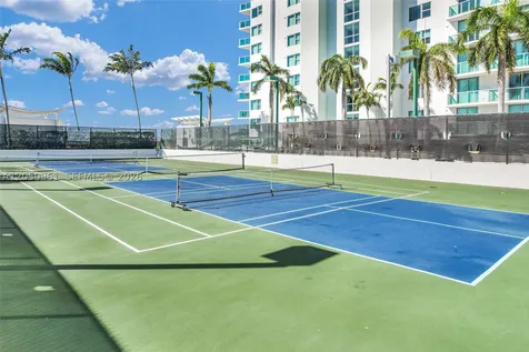 2681 N Flamingo Road Sunrise FL 33323