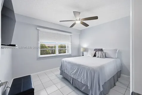 1300 SW 125th Avenue Pembroke Pines FL 33027