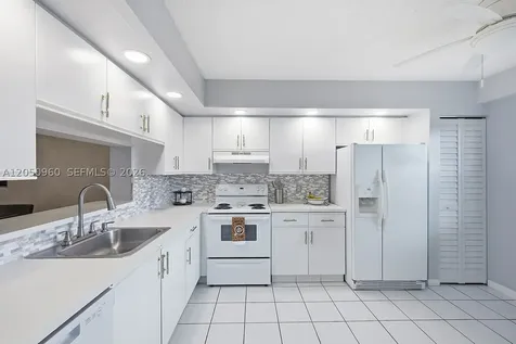 1300 SW 125th Avenue Pembroke Pines FL 33027
