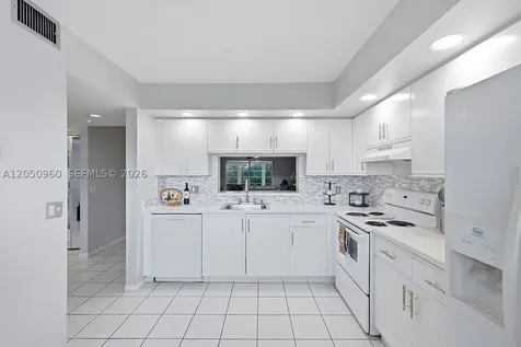 1300 SW 125th Avenue Pembroke Pines FL 33027