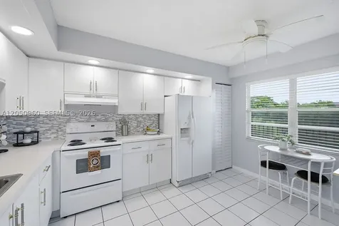 1300 SW 125th Avenue Pembroke Pines FL 33027