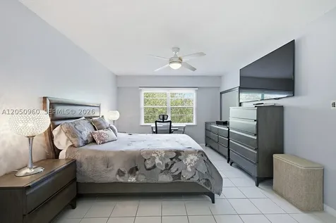 1300 SW 125th Avenue Pembroke Pines FL 33027