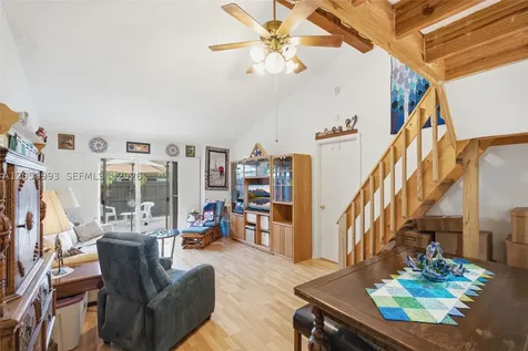 10231 Buttercup Court Pembroke Pines FL 33026