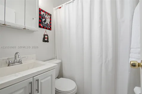 10231 Buttercup Court Pembroke Pines FL 33026