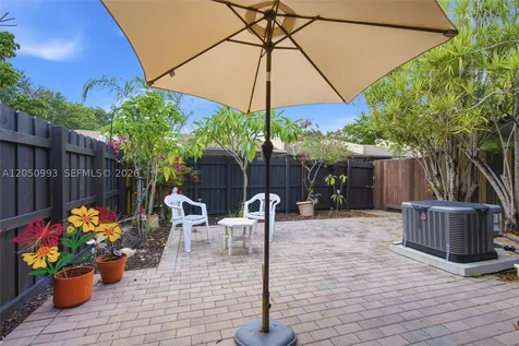 10231 Buttercup Court Pembroke Pines FL 33026