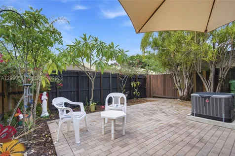 10231 Buttercup Court Pembroke Pines FL 33026