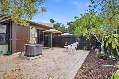 10231 Buttercup Court Pembroke Pines FL 33026