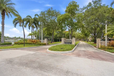 10231 Buttercup Court Pembroke Pines FL 33026