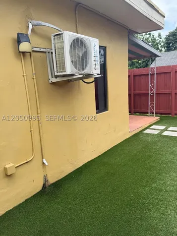 765 W 70th Place Hialeah FL 33014