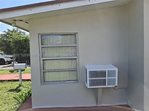 233 E 15th Street Hialeah FL 33010
