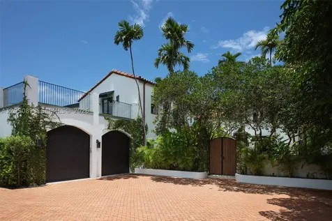 5401 Pine Tree Drive Miami Beach FL 33140