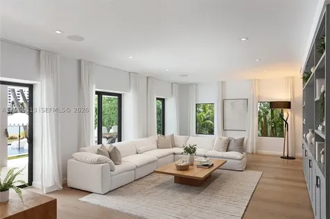 5401 Pine Tree Drive Miami Beach FL 33140
