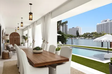 5401 Pine Tree Drive Miami Beach FL 33140