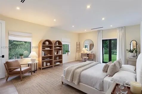 5401 Pine Tree Drive Miami Beach FL 33140