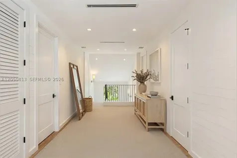 5401 Pine Tree Drive Miami Beach FL 33140