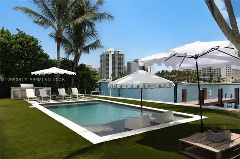 5401 Pine Tree Drive Miami Beach FL 33140
