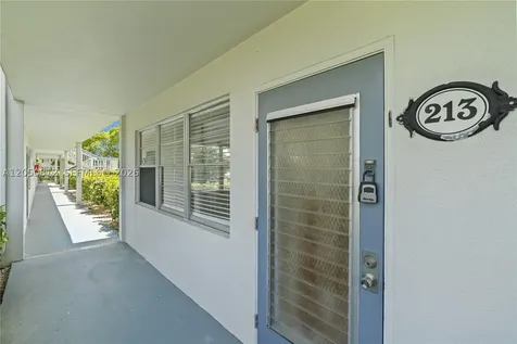 213 N Oakridge N Deerfield Beach FL 33442