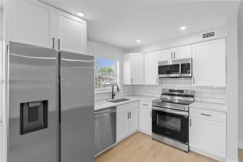 213 N Oakridge N Deerfield Beach FL 33442