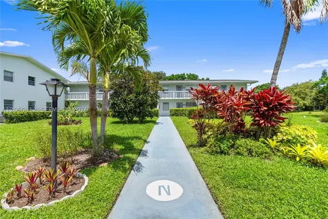 213 N Oakridge N Deerfield Beach FL 33442