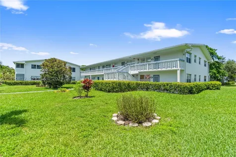 213 N Oakridge N Deerfield Beach FL 33442