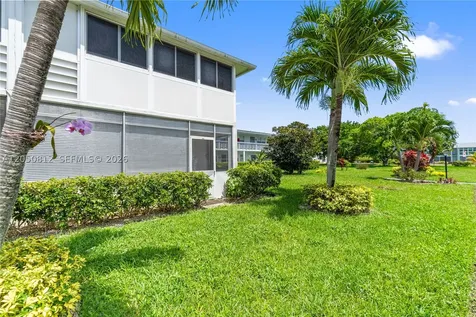 213 N Oakridge N Deerfield Beach FL 33442