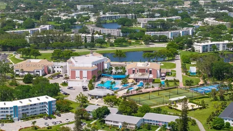213 N Oakridge N Deerfield Beach FL 33442