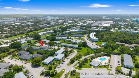 213 N Oakridge N Deerfield Beach FL 33442
