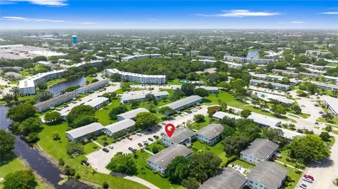 213 N Oakridge N Deerfield Beach FL 33442