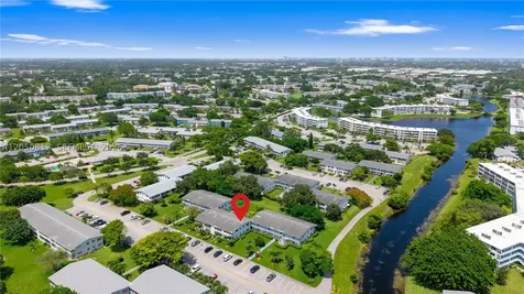 213 N Oakridge N Deerfield Beach FL 33442