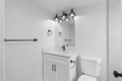 213 N Oakridge N Deerfield Beach FL 33442