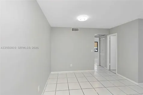 2530 W 67th Place Hialeah FL 33016