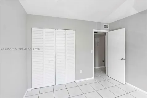 2530 W 67th Place Hialeah FL 33016