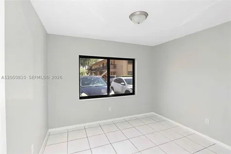 2530 W 67th Place Hialeah FL 33016